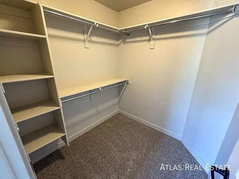 2530 N Knights Ln — Photo 11