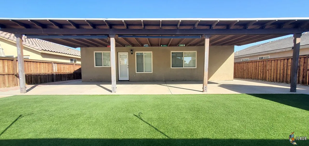 3 bed, 1100 sqft, $2,500 — Photo 1