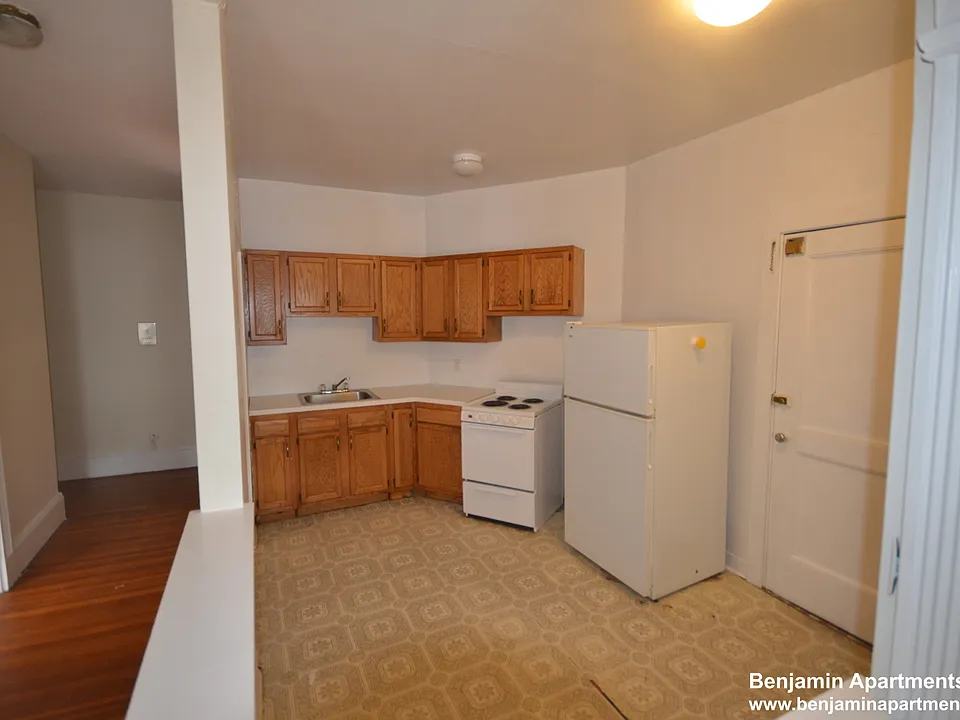 1589 Beacon St #9
