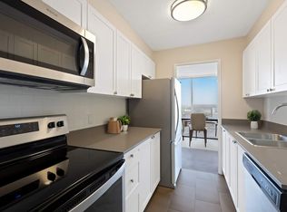 Bromley Square, Ottawa, ON K2A 3W5