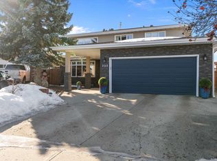 317 Grand Meadow Cres NW, Edmonton, AB T6L 1W9