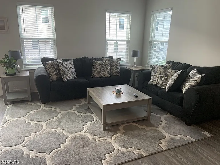 25 Cypress Ln — Photo 3
