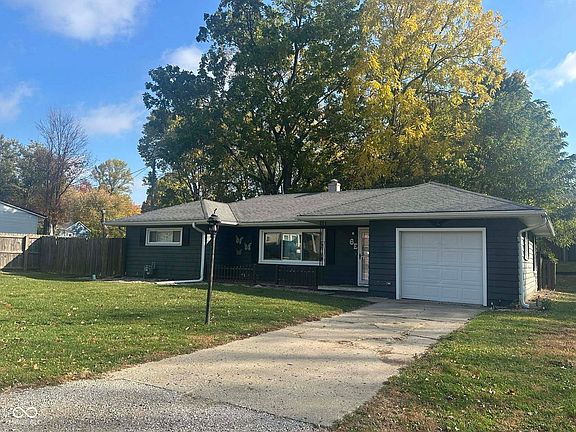 2nd image of 6 E Park Ln