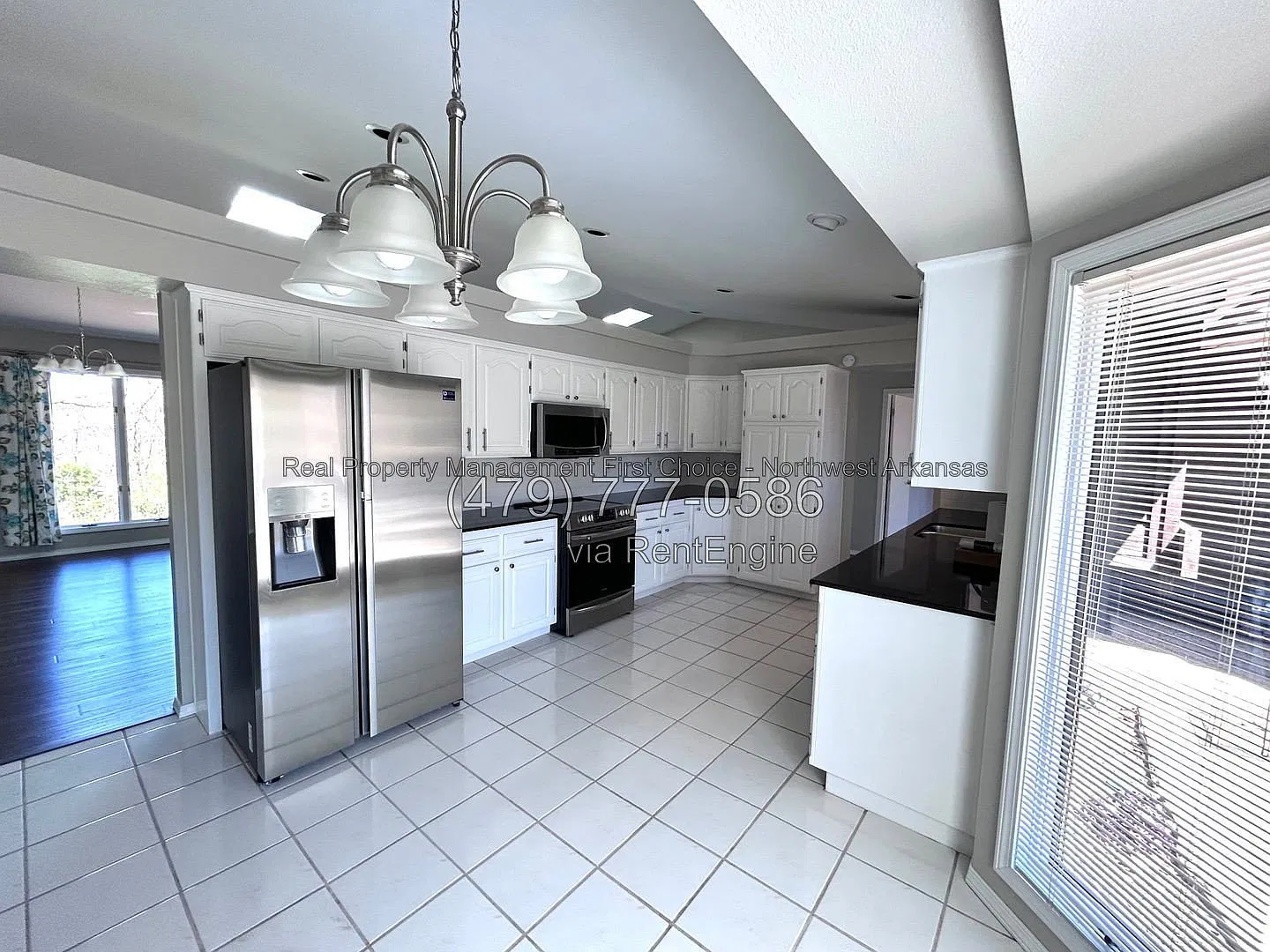 3 bed, 2.5 bath, 1956 sqft, $1,950 — Photo 4