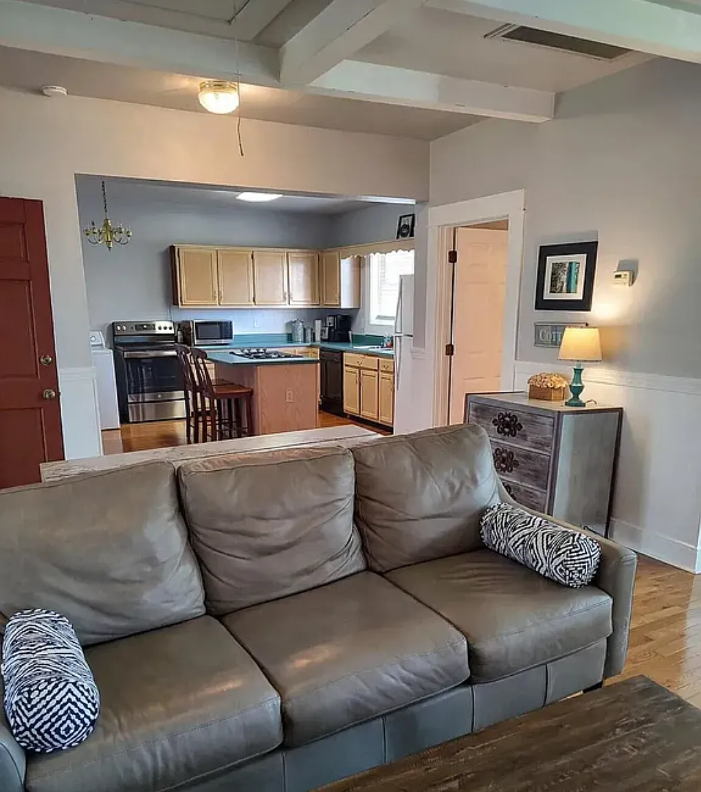 1 bed, 800 sqft, $1,650 — Photo 2