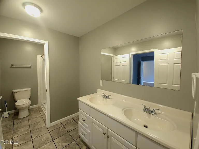 305 McKenzie Dr #1 — Photo 15
