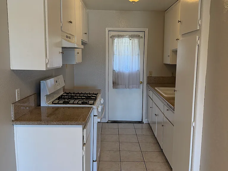 822 Saint Louis Ave #5 — Photo 8