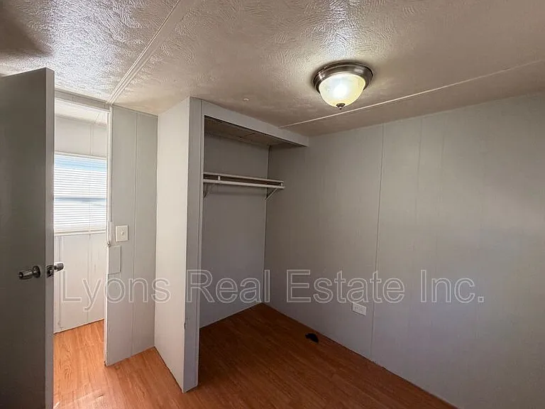 8028 Breeze Dr — Photo 6