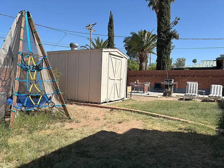 1828 N Campbell Ave — Photo 22