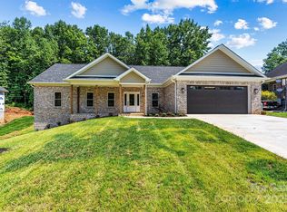 6249 Hayden Dr, Hickory, NC 28601