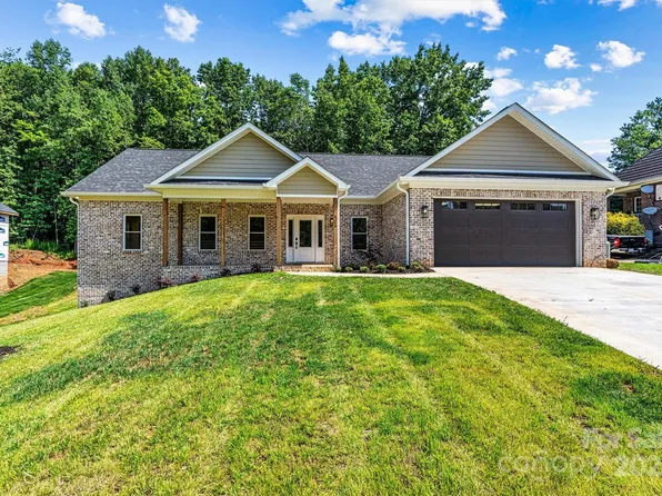 6249 Hayden Dr, Hickory, NC 28601
