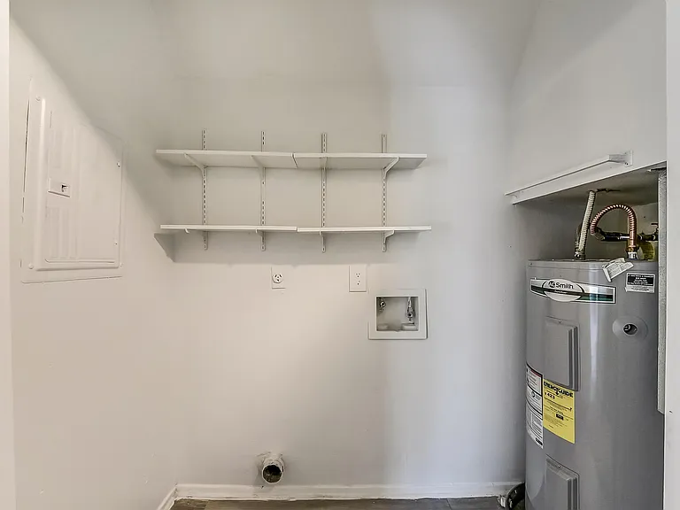 Spring Hill Village Apartments — Photo 8