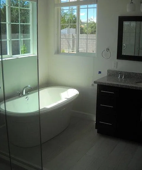 909 E Orange Dr — Photo 8