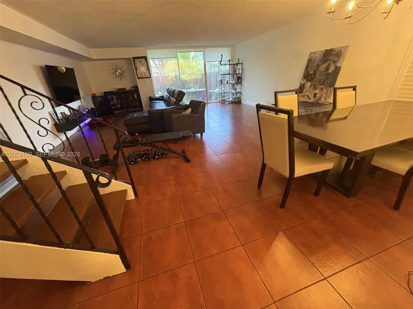 2200 NE 7th St #1, Hallandale, FL 33009