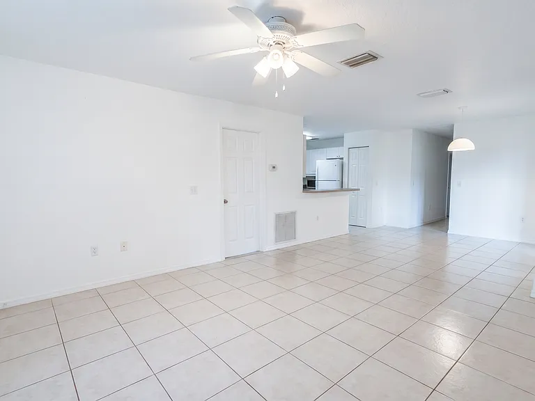 1022 Foster Rd #B — Photo 4