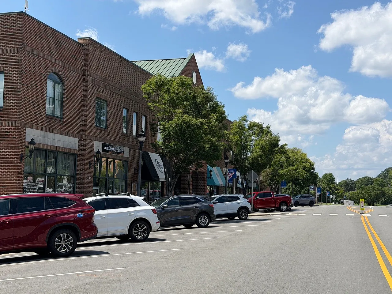 523 East Broad Street - D — Photo 3