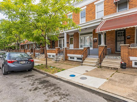 3rd image of 903 N Kenwood Ave