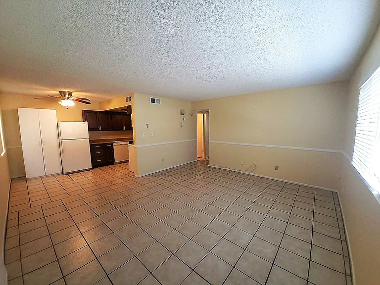700 W University Dr #118 — Photo 3