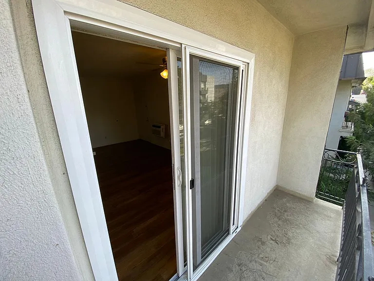 can374 — Photo 26