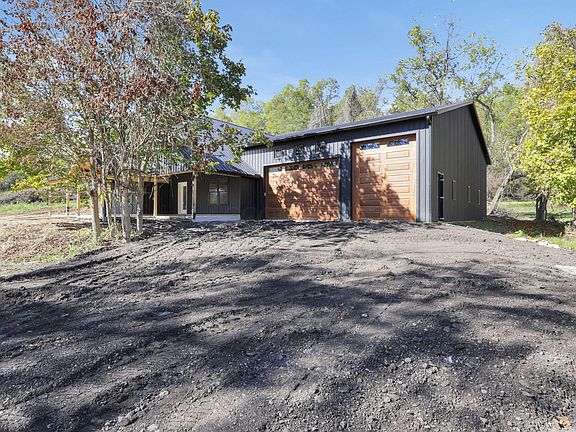 2nd image of 1211 Sheridan Dr