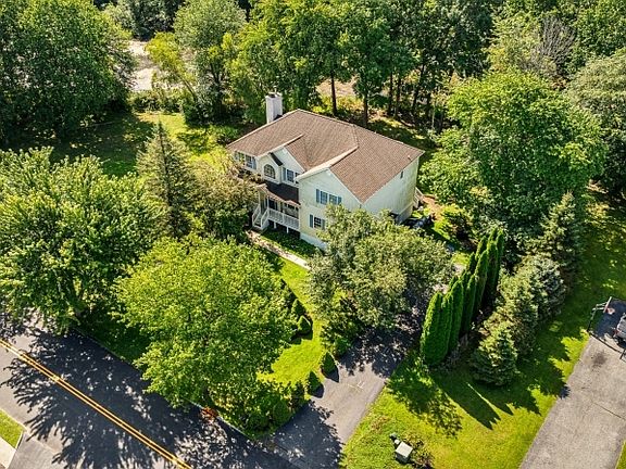 2nd image of 24 Swan Ln