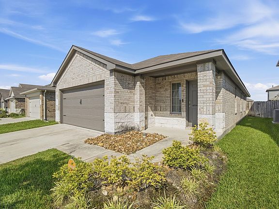 2nd image of 2423 Dancing Pine Dr