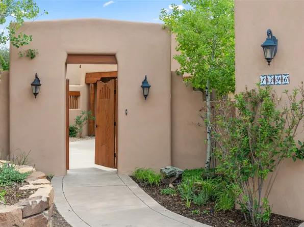 1396 Camino Corto, Santa Fe, NM 87501