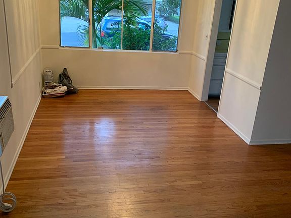 3rd image of 1037 S Bedford St #1