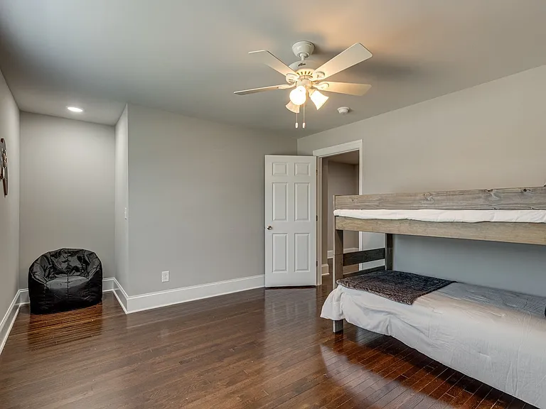 448 Caldwell Dr — Photo 17