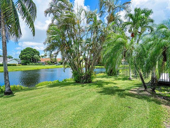 3rd image of 9439 Sun Pointe Drive