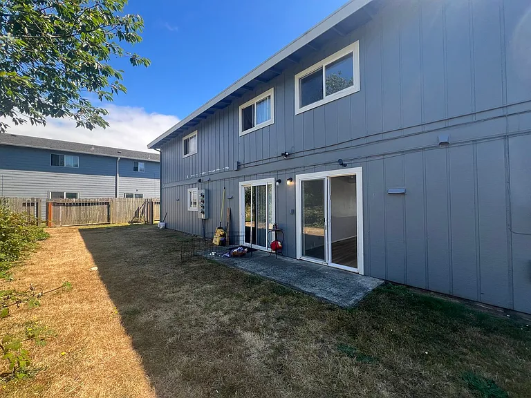 550 Schetter Ave — Photo 7
