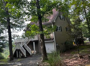 613 Clubhouse Dr, East Stroudsburg, PA 18302