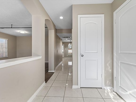 3rd image of 16218 Bunker Ridge Rd