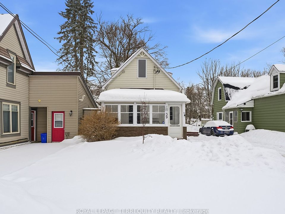 1st image of 39 Raglan St S