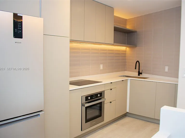 2899 Collins Ave #1422 — Photo 3