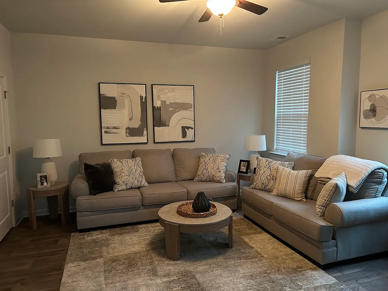 3 bed, 2.5 bath, 2002 sqft, $2,850 — Photo 4