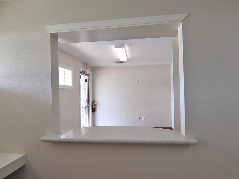 1037 S Main St #1 — Photo 15