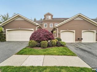 224 Westervelt Ln, Mahwah, NJ 07430