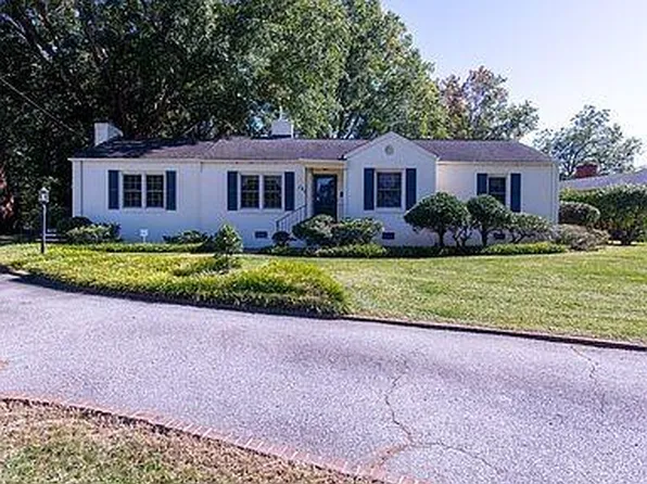 150 Buena Vista Cir, South Hill, VA 23970