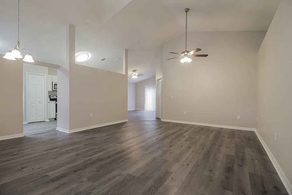 3 bed, 2.0 bath, 1579 sqft, $2,560 — Photo 4