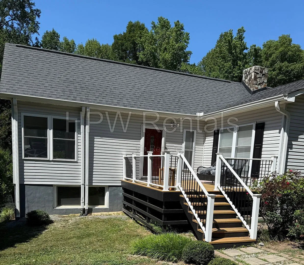 3 bed, 2.0 bath, 1708 sqft, $2,095 — Photo 2