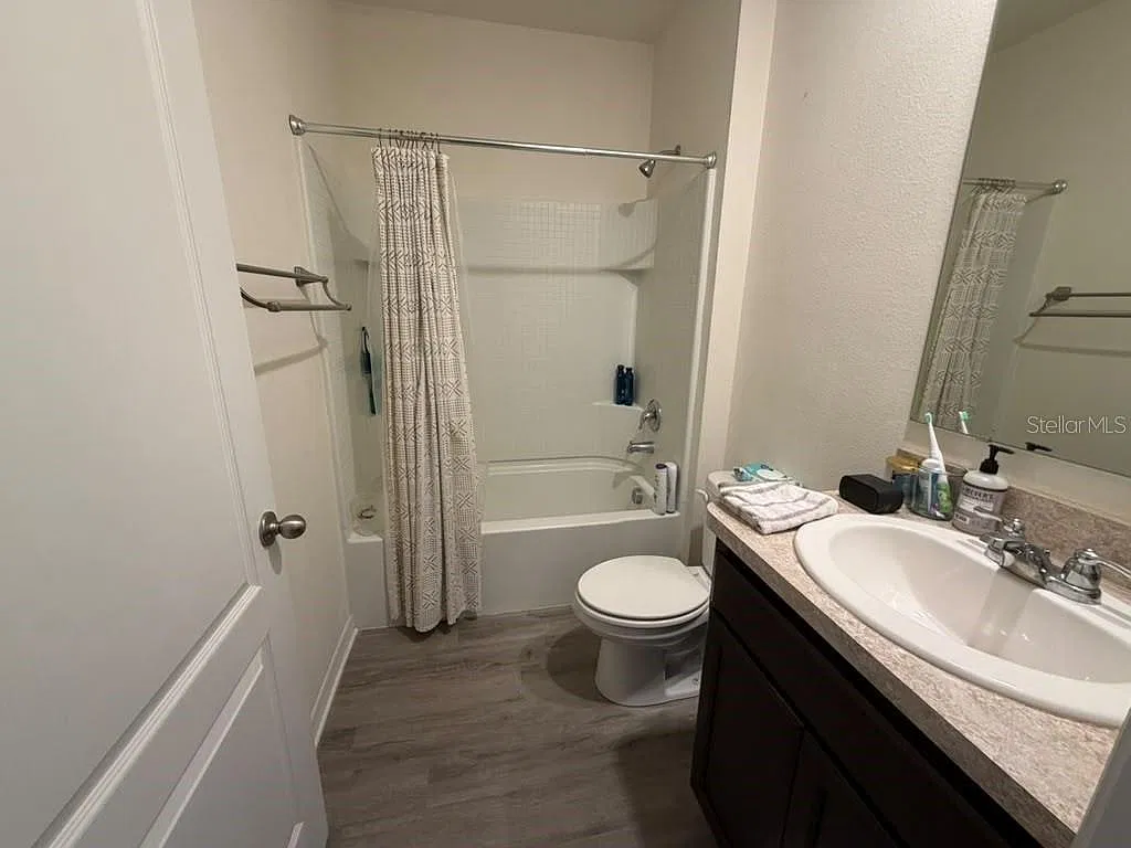 3 bed, 2.0 bath, 1690 sqft, $2,100 — Photo 4
