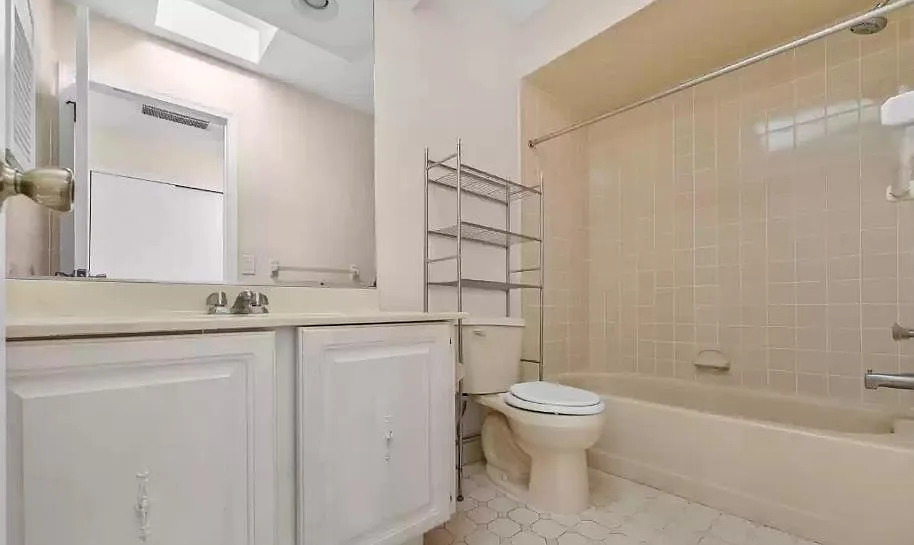 Common Bathroom