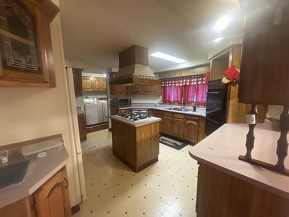 2nd image of 54 Parkside Cir #110
