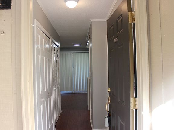 4th image of 2027 Seacliff Dr N
