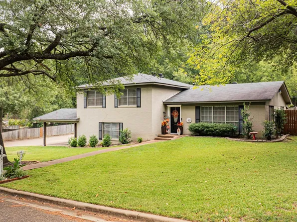 1321 Frost St, Gilmer, TX 75644