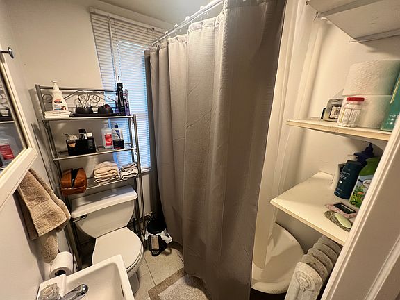 3rd image of 2207 Naudain St #2F