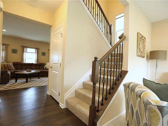 3rd image of 1834 Halesworth Ln