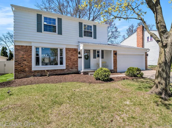 441 N Marias Ave, Clawson, MI 48017