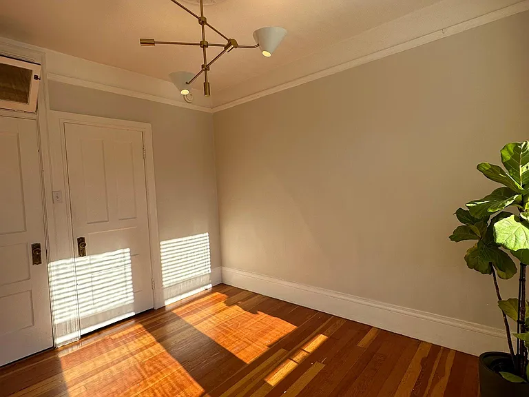 2210 Taylor St #B — Photo 3